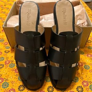 Leather fisherman-style mules